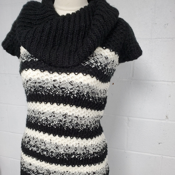 Knitt Sweaters dresses bundle size M - Picture 11 of 12